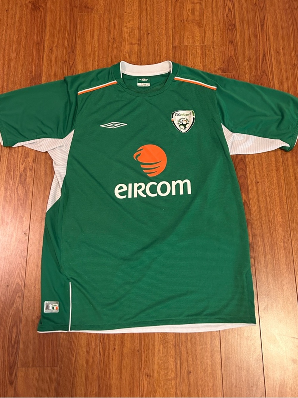 2004-06 Republic of Ireland Green Home Umbro Soccer Jersey
